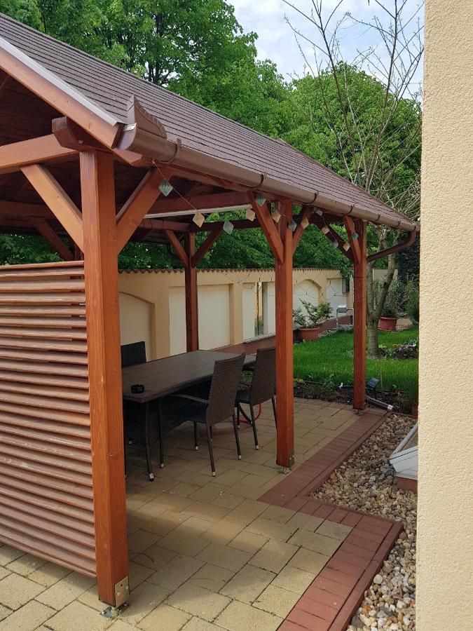 Elek Apartmanház Hajdúszoboszló Exterior foto